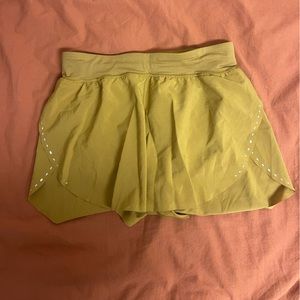 Lululemon Fast and Free reflective 2inch shorts size 4